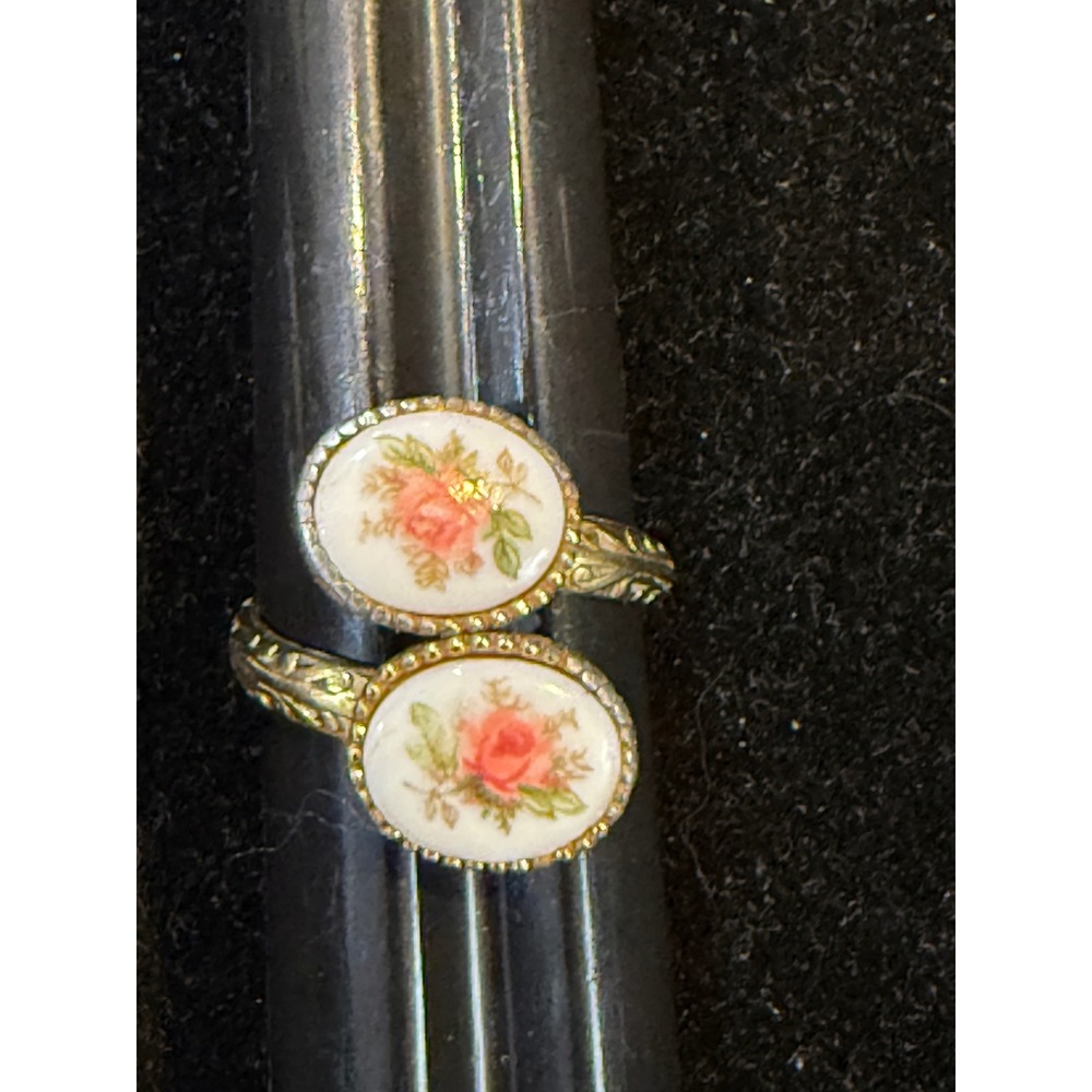 Vintage Sarah Coventry PorcelainRose Ring Gold Tone Adj SweetBriar Cottagecore